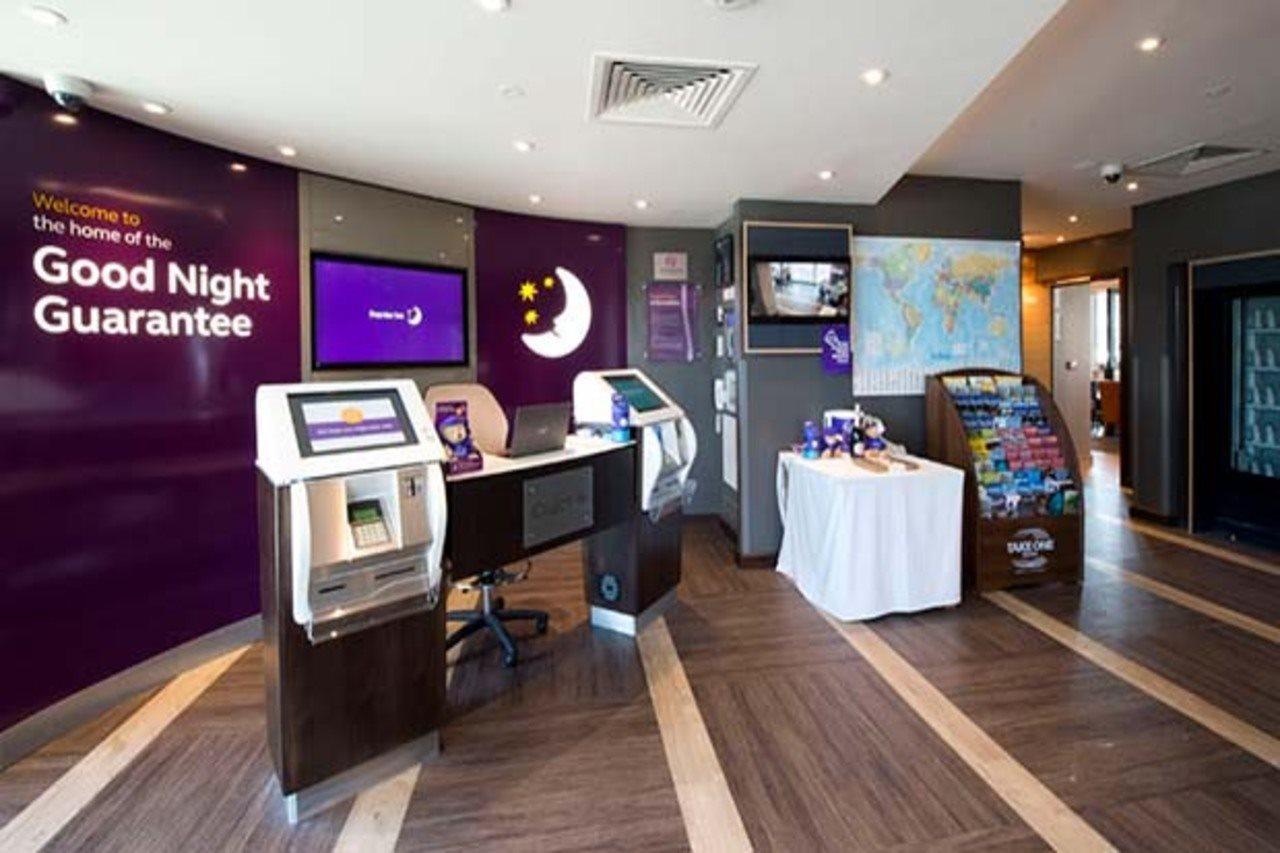 Premier Inn London Woolwich Bagian luar foto